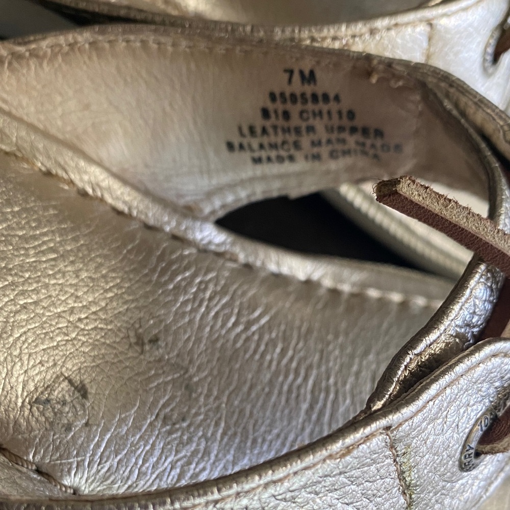 Sperry Metallic Gold Leather Thong Sandals with Brown Lace Accent - Picture 8 of 8